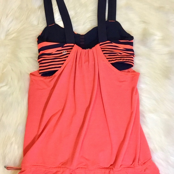 Lululemon Build-in-bra strap tank top - Picture 4 of 7